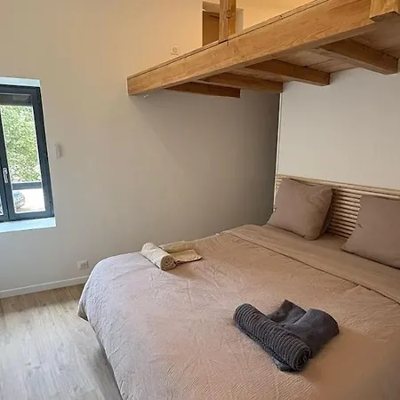 Maison De Charme Renovee Avec Gout Clim * Vic-le-Comte